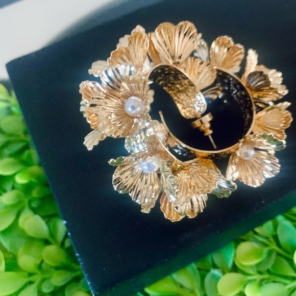 Flowers of pearls - Picture 5 of 6